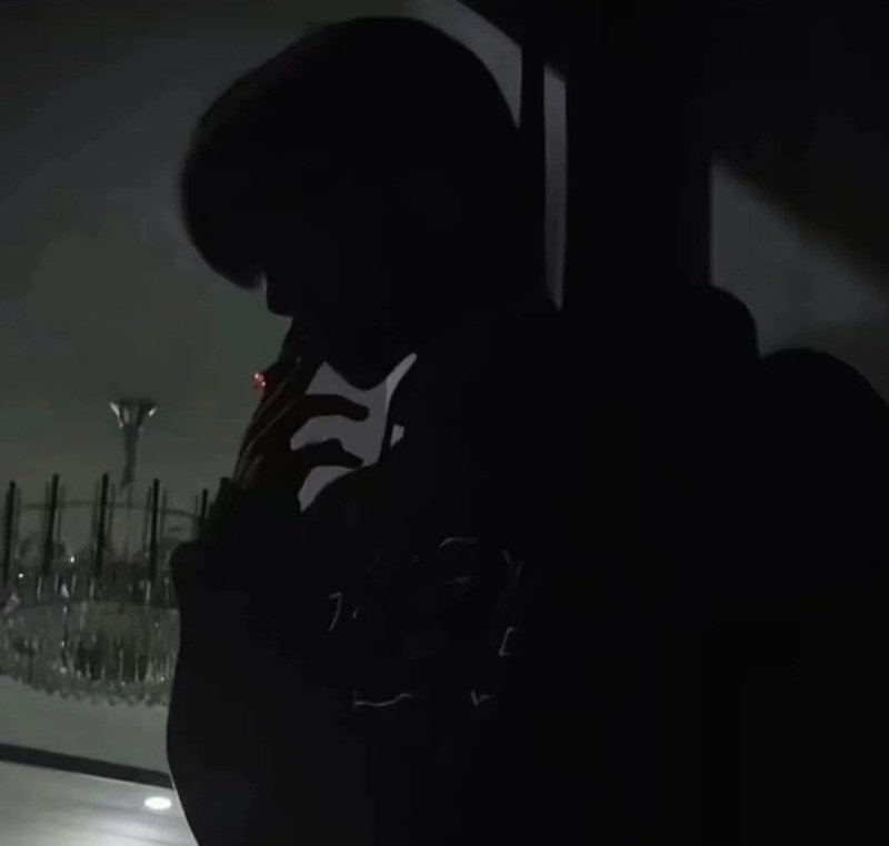 ảnh avatar nam buồn 15