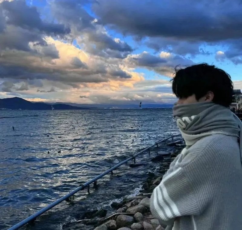 ảnh avatar nam buồn 33