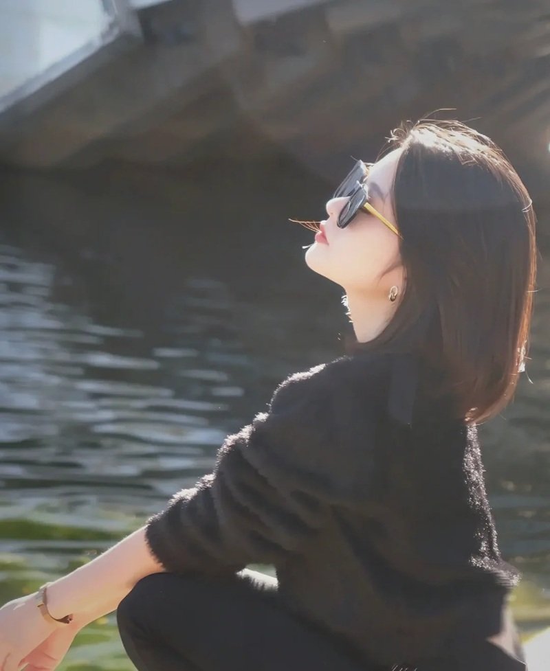 avatar ảnh buồn chất nữ 18