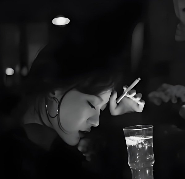 avatar đen buồn con gái 1