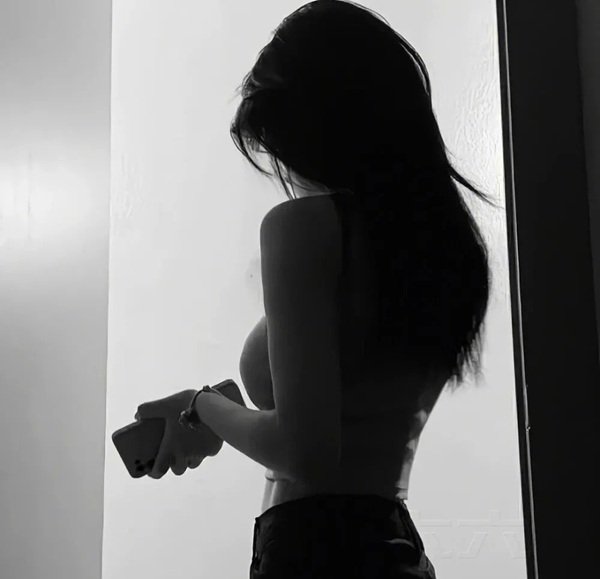 avatar đen buồn con gái 36