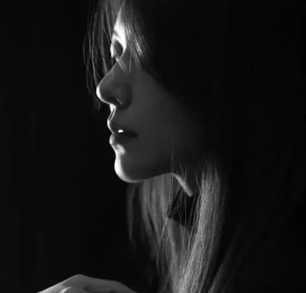 avatar đen buồn con gái 38