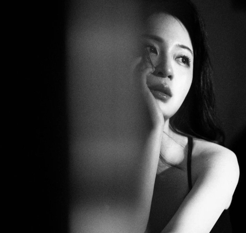 avatar đen trắng buồn 15