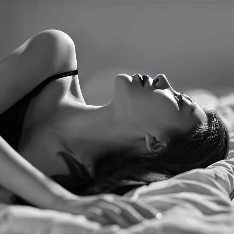 avatar đen trắng buồn 34