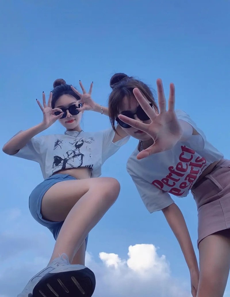 avatar đôi bạn thân nữ vô tri 32