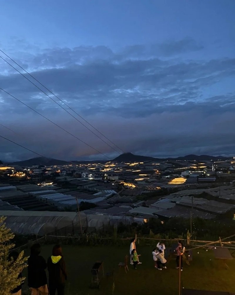 avatar facebook buồn 35