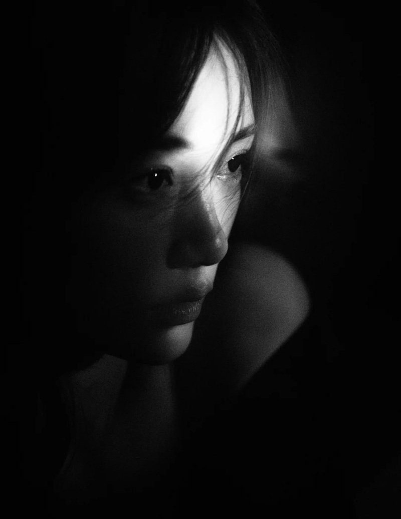 avatar màu đen buồn 10