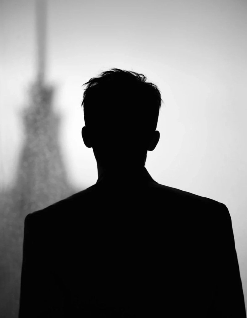 avatar màu đen buồn 14