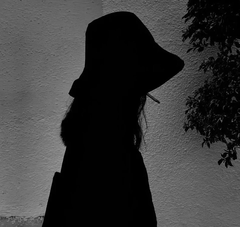 avatar màu đen buồn 15