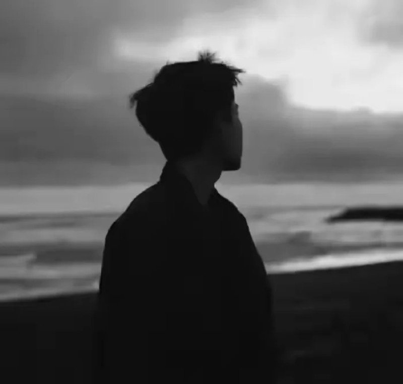 avatar màu đen buồn 16