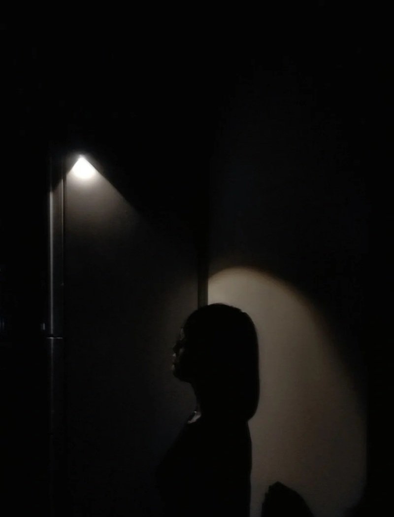 avatar màu đen buồn 31