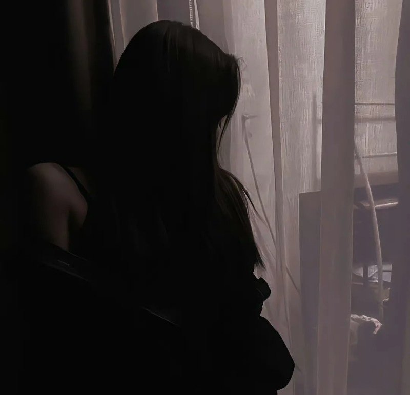 avatar màu đen buồn 37