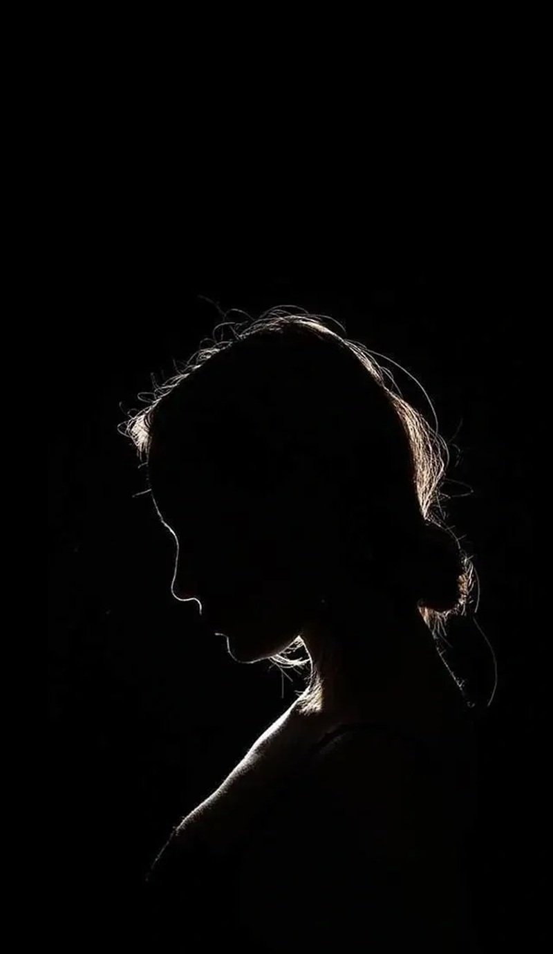 avatar màu đen buồn 6