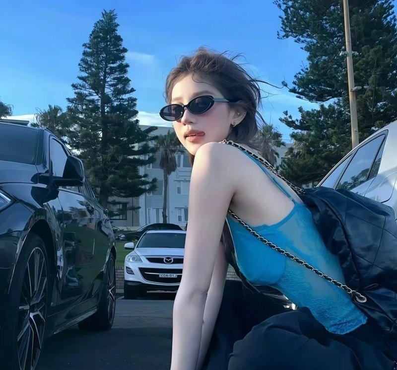 avatar màu xanh dương ngầu 36