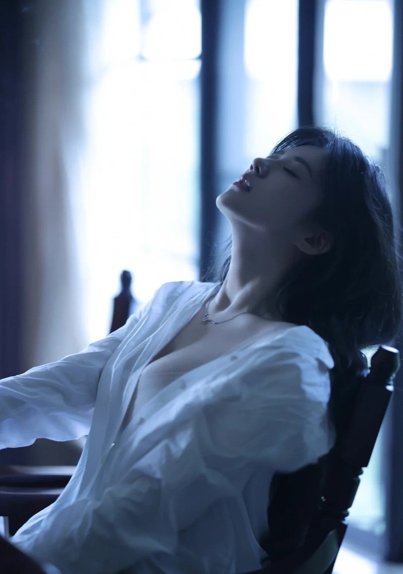 hình avatar ảnh buồn chất nữ 15