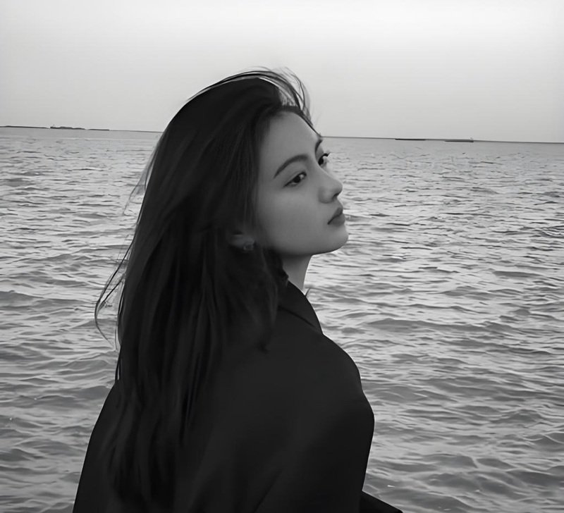 hình avatar đen buồn con gái 5