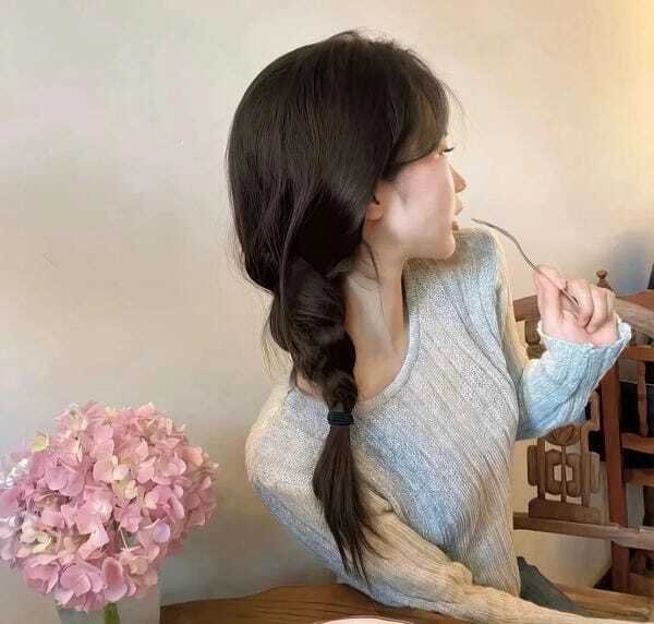Hình nữ che mặt người thật dùng làm avatar cực cuốn hút