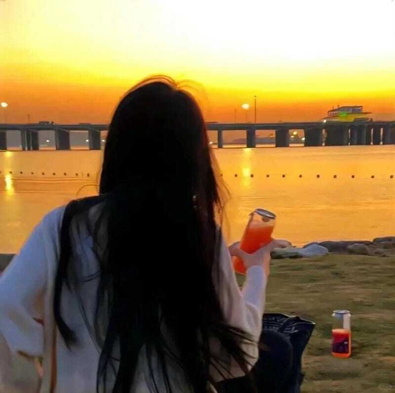 Avatar Discord phong cách chill nhẹ nhàng và đầy nghệ thuật