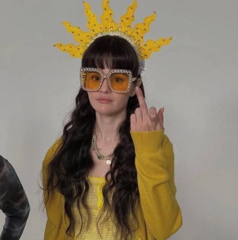 avatar ngón giữa 4