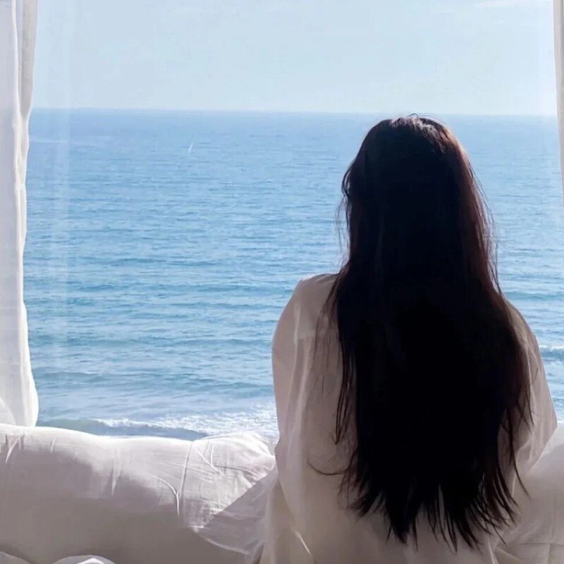 avatar tóc dài chụp sau lưng 15