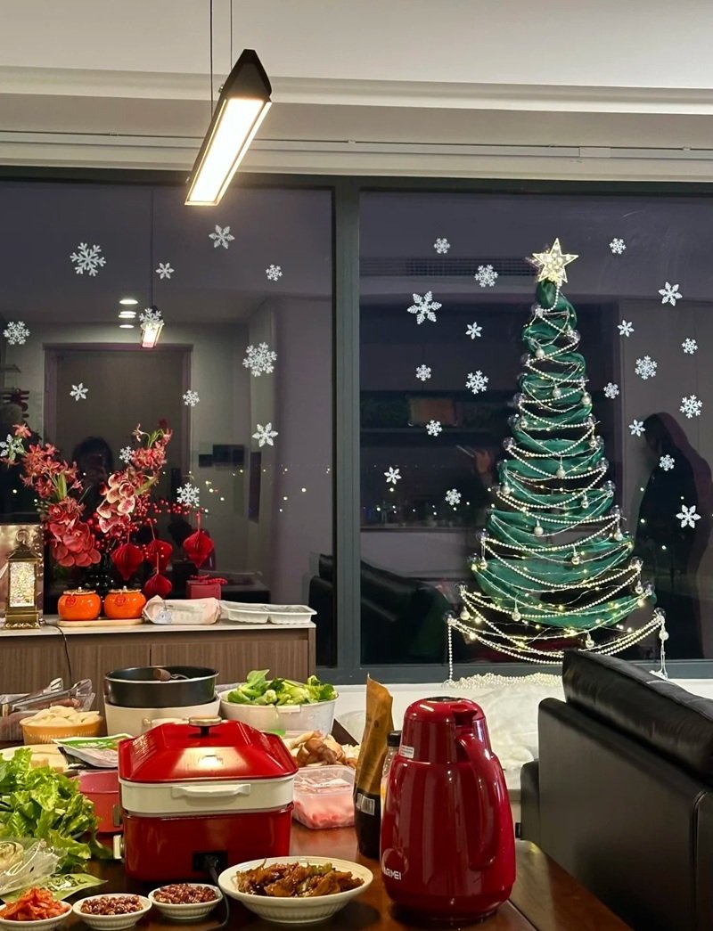 hình ảnh trang trí cửa kính noel