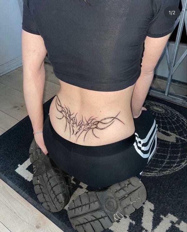 Ảnh tattoo nữ quỷ Succubus phong cách gợi cảm nổi bật