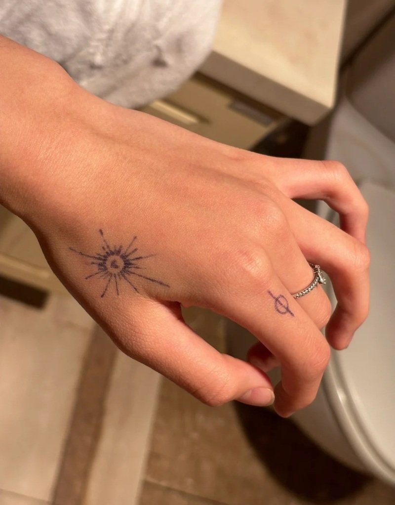 hình xăm bàn tay 31