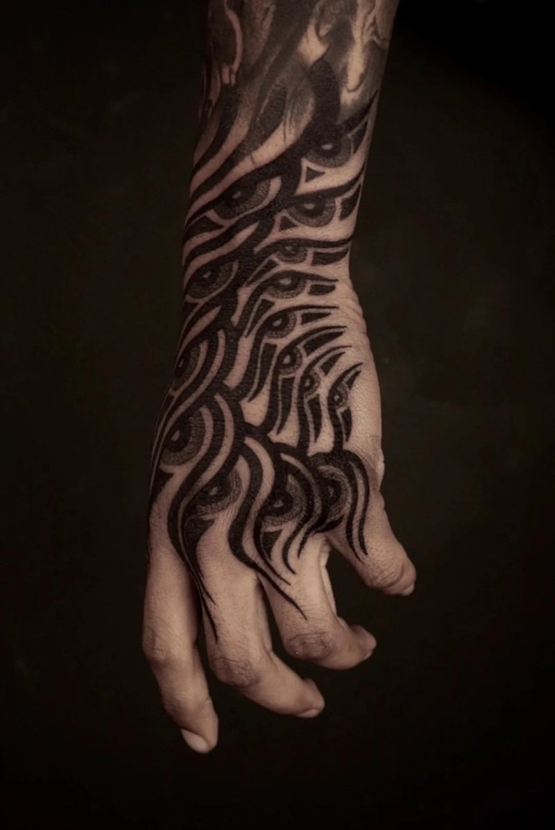 hình xăm bàn tay 5