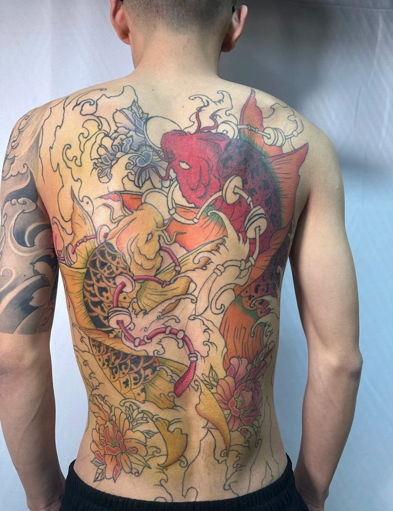 hình xăm cá chép full lưng 1