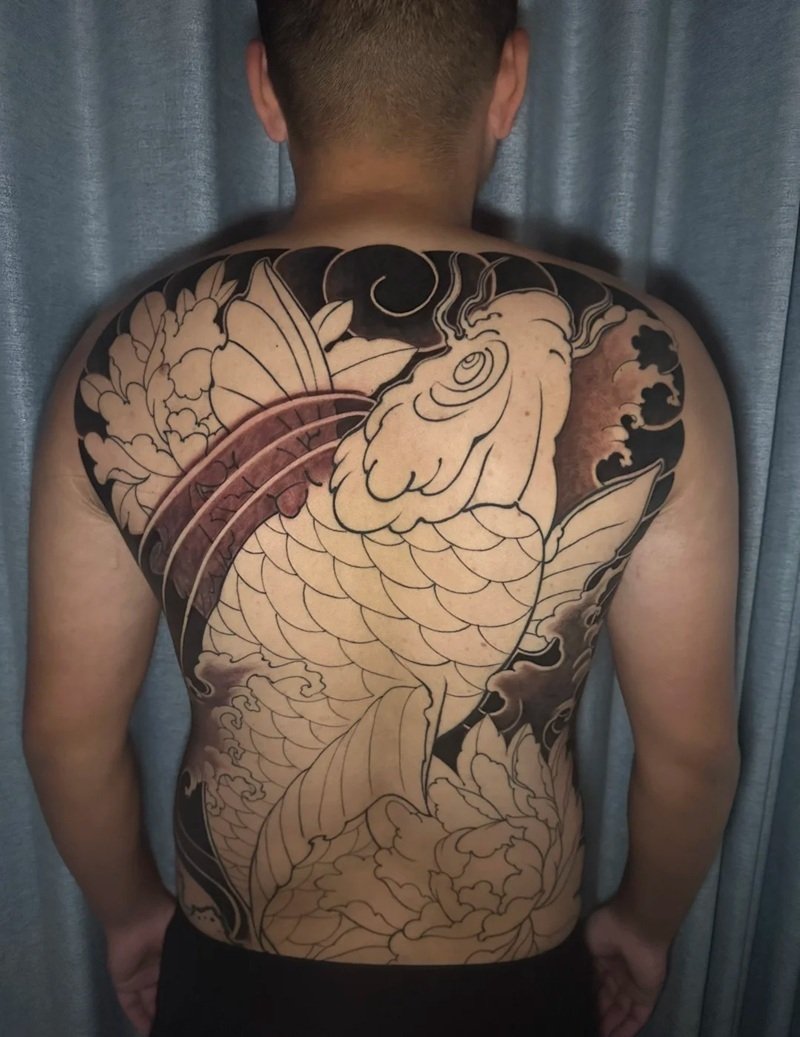 hình xăm cá chép full lưng 13