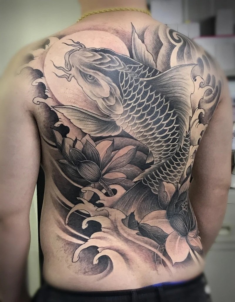 hình xăm cá chép full lưng 24