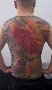 hình xăm cá chép full lưng 25