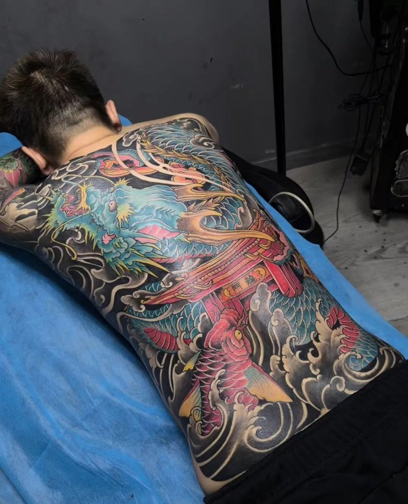 hình xăm cá chép full lưng 30