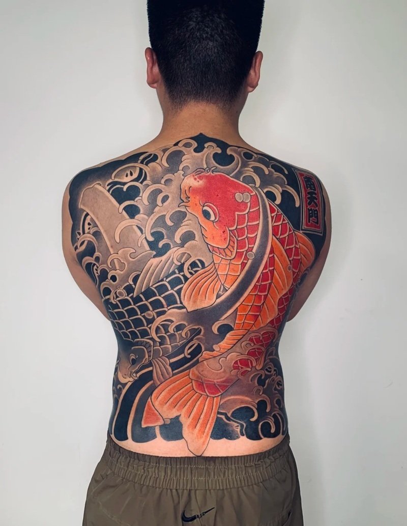 hình xăm cá chép full lưng 37