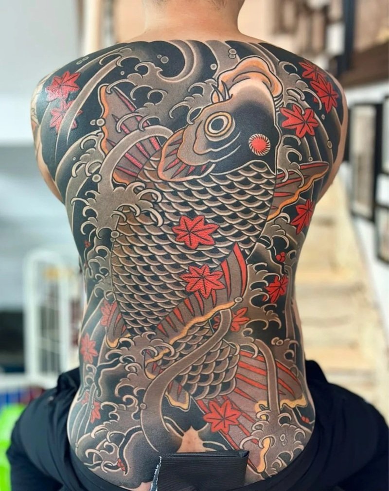 hình xăm cá chép full lưng 5