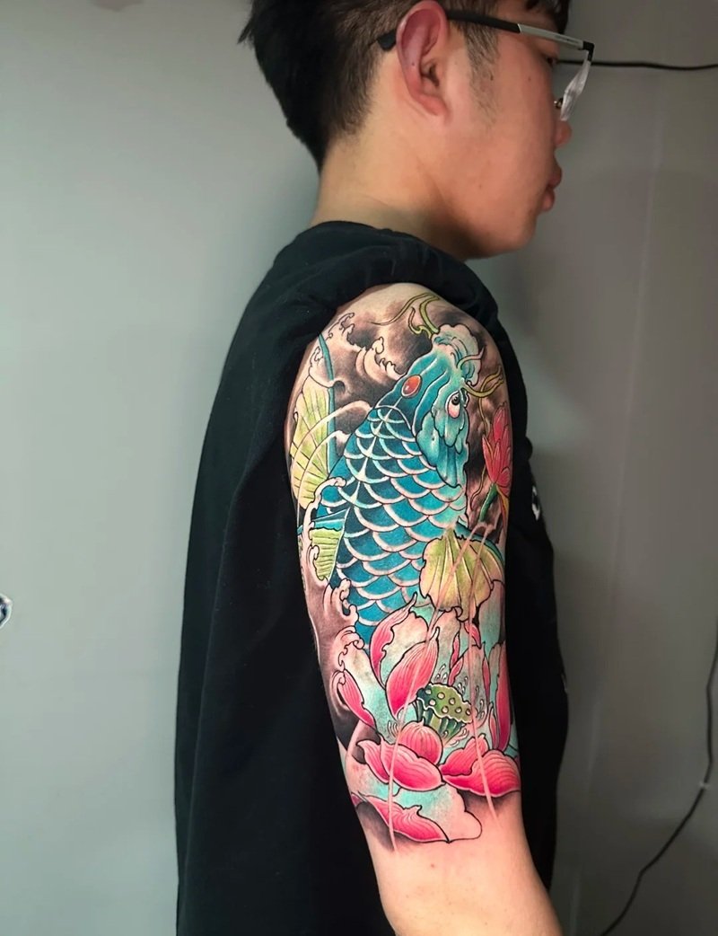 hình xăm cá chép hoa sen 30