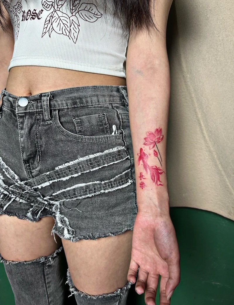 hình xăm cá chép hoa sen 32