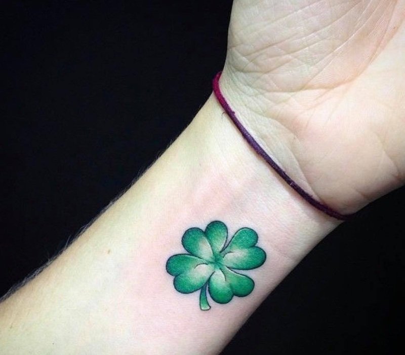 hình xăm cỏ 4 lá 3