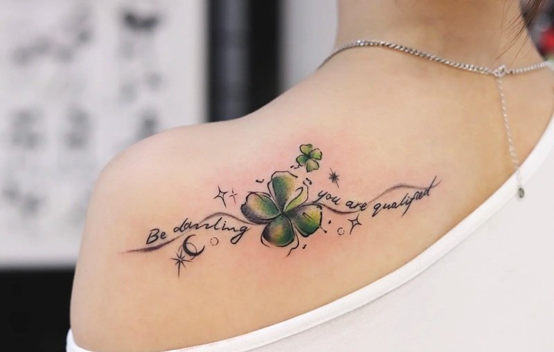 hình xăm cỏ 4 lá 38