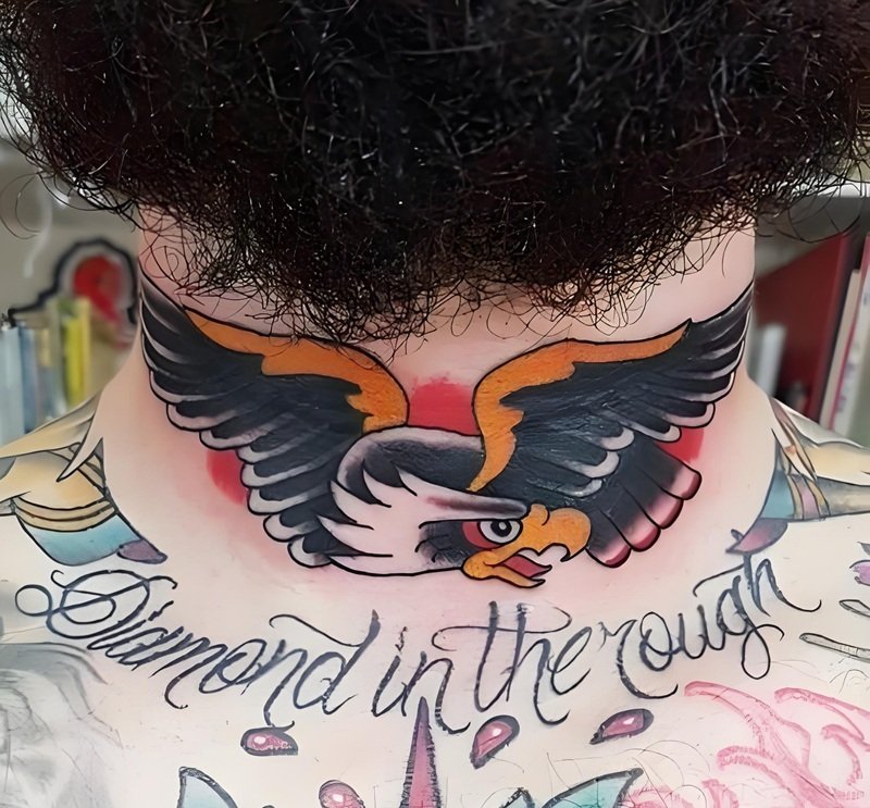 hình xăm đại bàng sau lưng 26