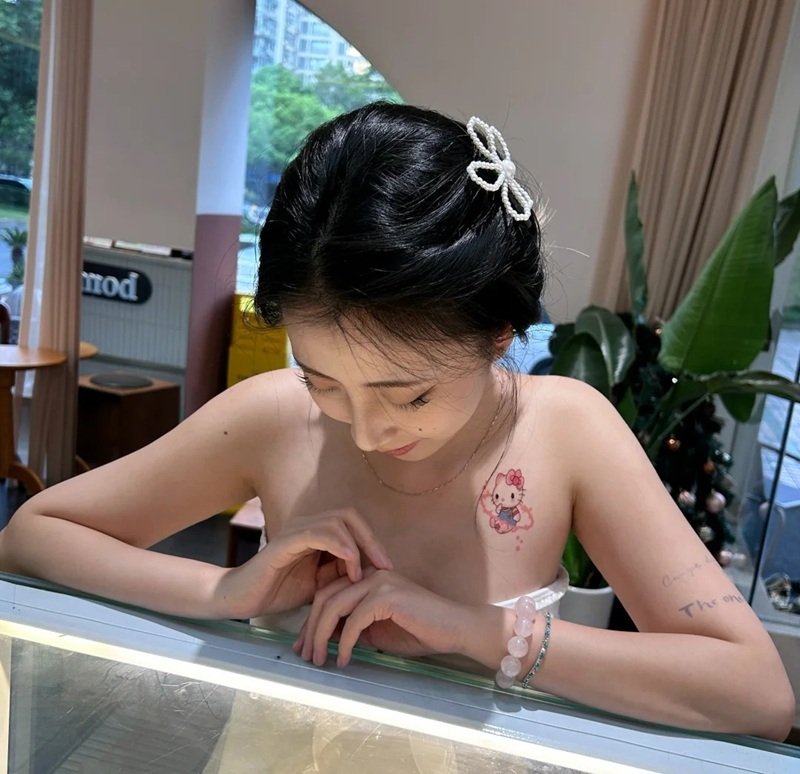 hình xăm hello kitty 12