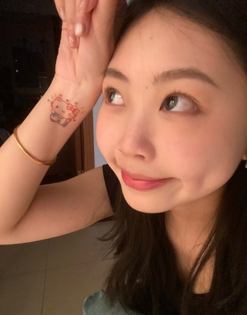 hình xăm hello kitty 26