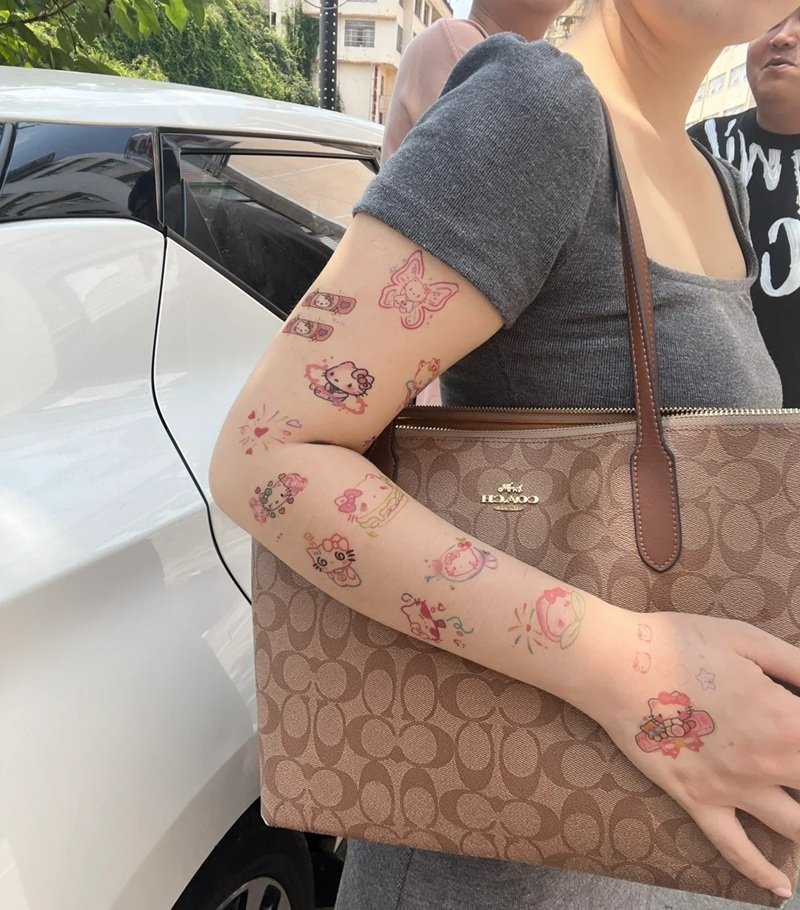 hình xăm hello kitty 41