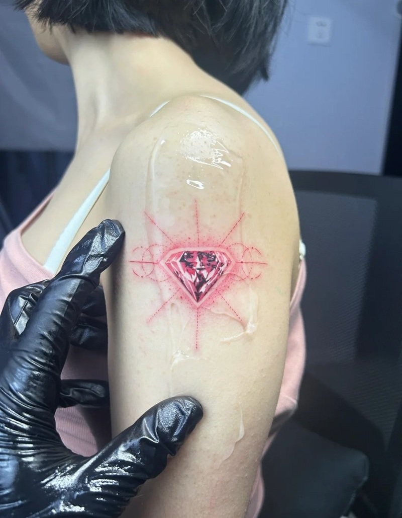 hình xăm kim cương 11