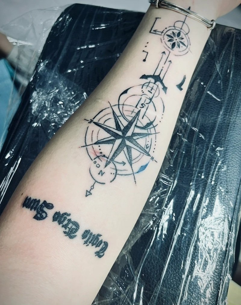hình xăm la bàn 39