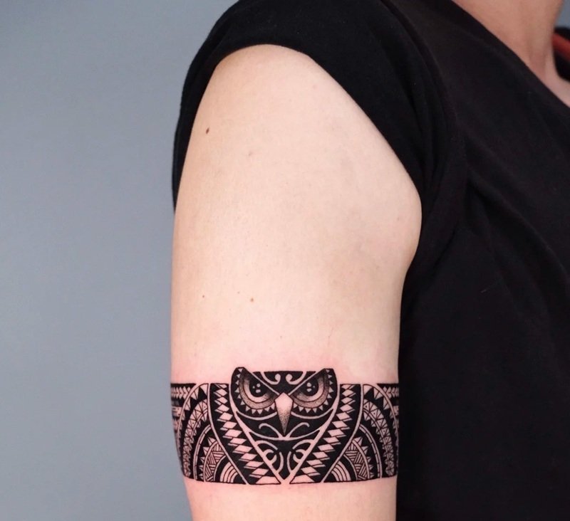 hình xăm maori bắp tay 36