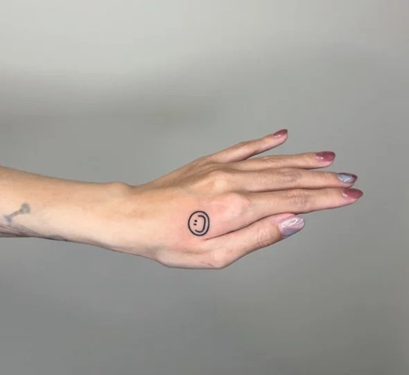 hình xăm mặt cười 22