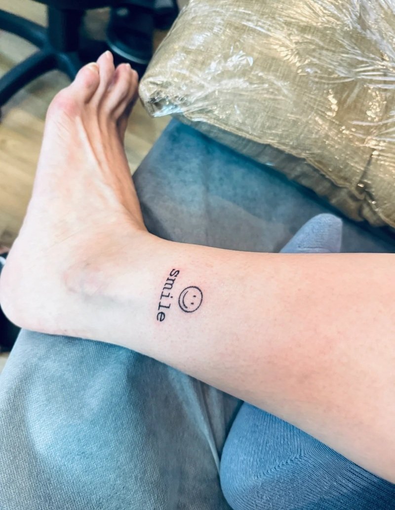 hình xăm mặt cười 35