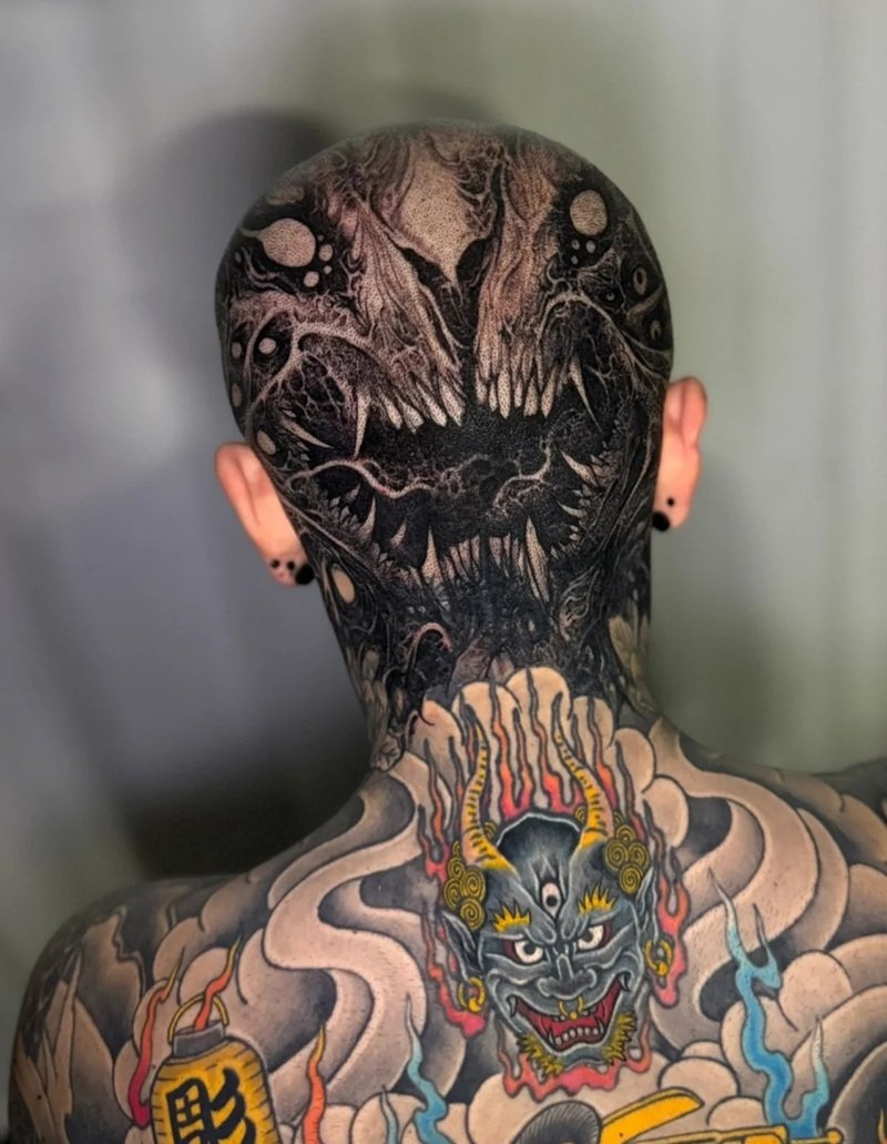 hình xăm mặt quỷ dữ 11