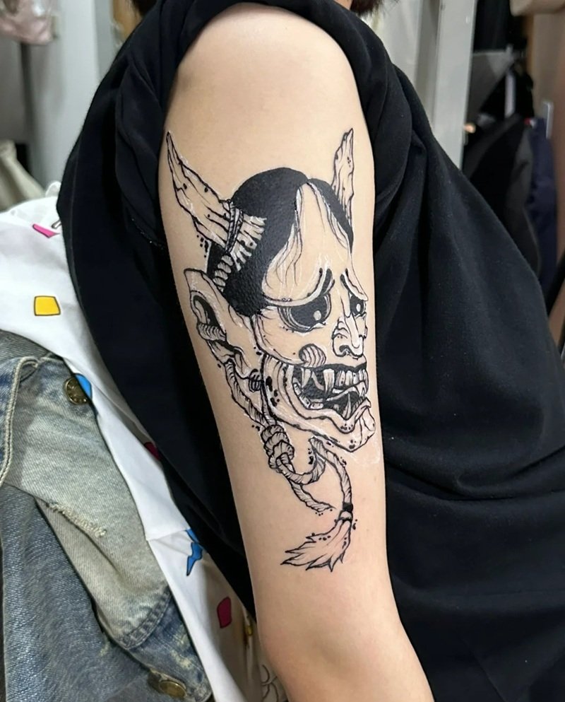 hình xăm mặt quỷ dữ 12